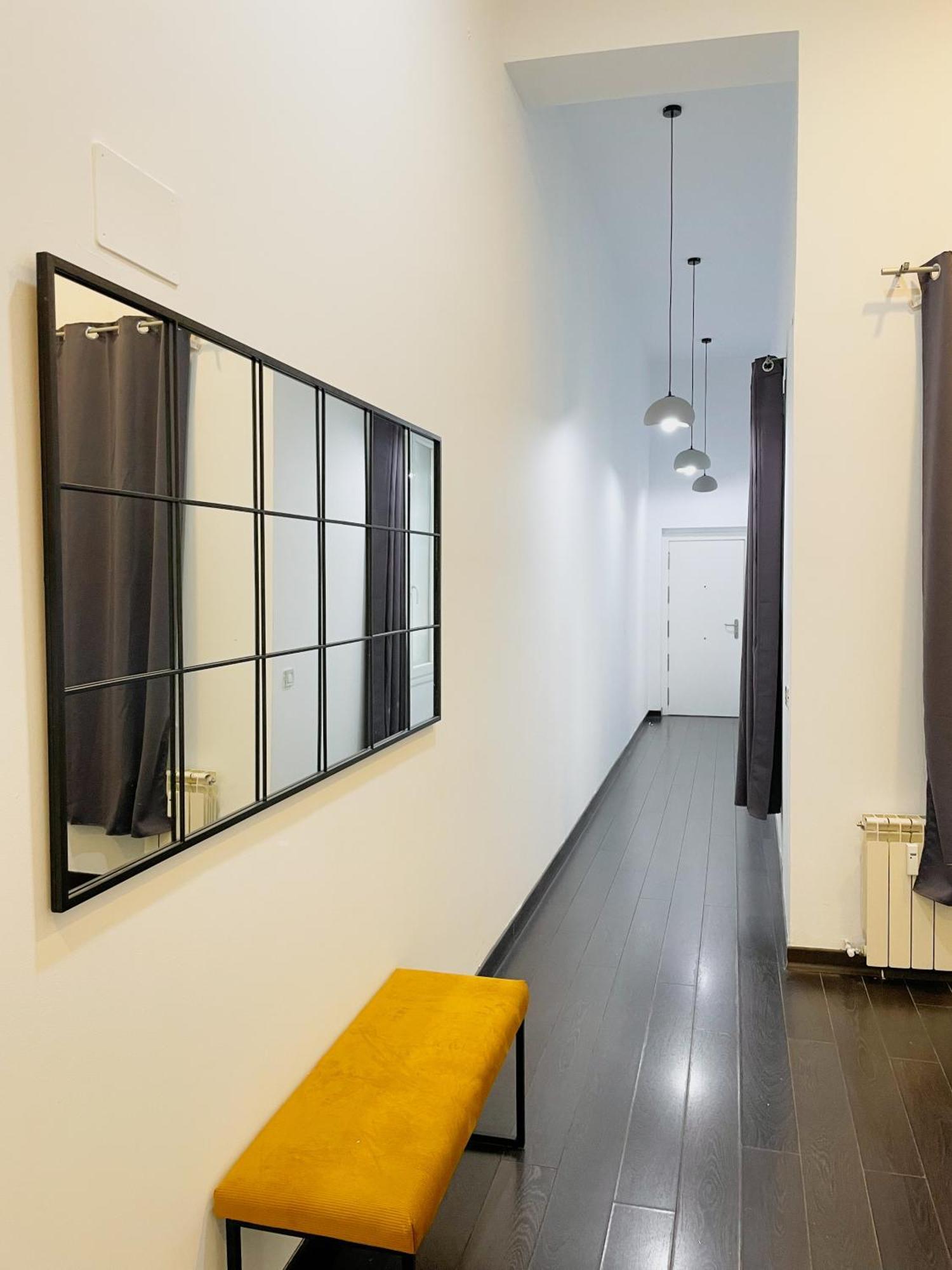 마드리드 Carretas Duplex Exterior Derecha 아파트 외부 사진