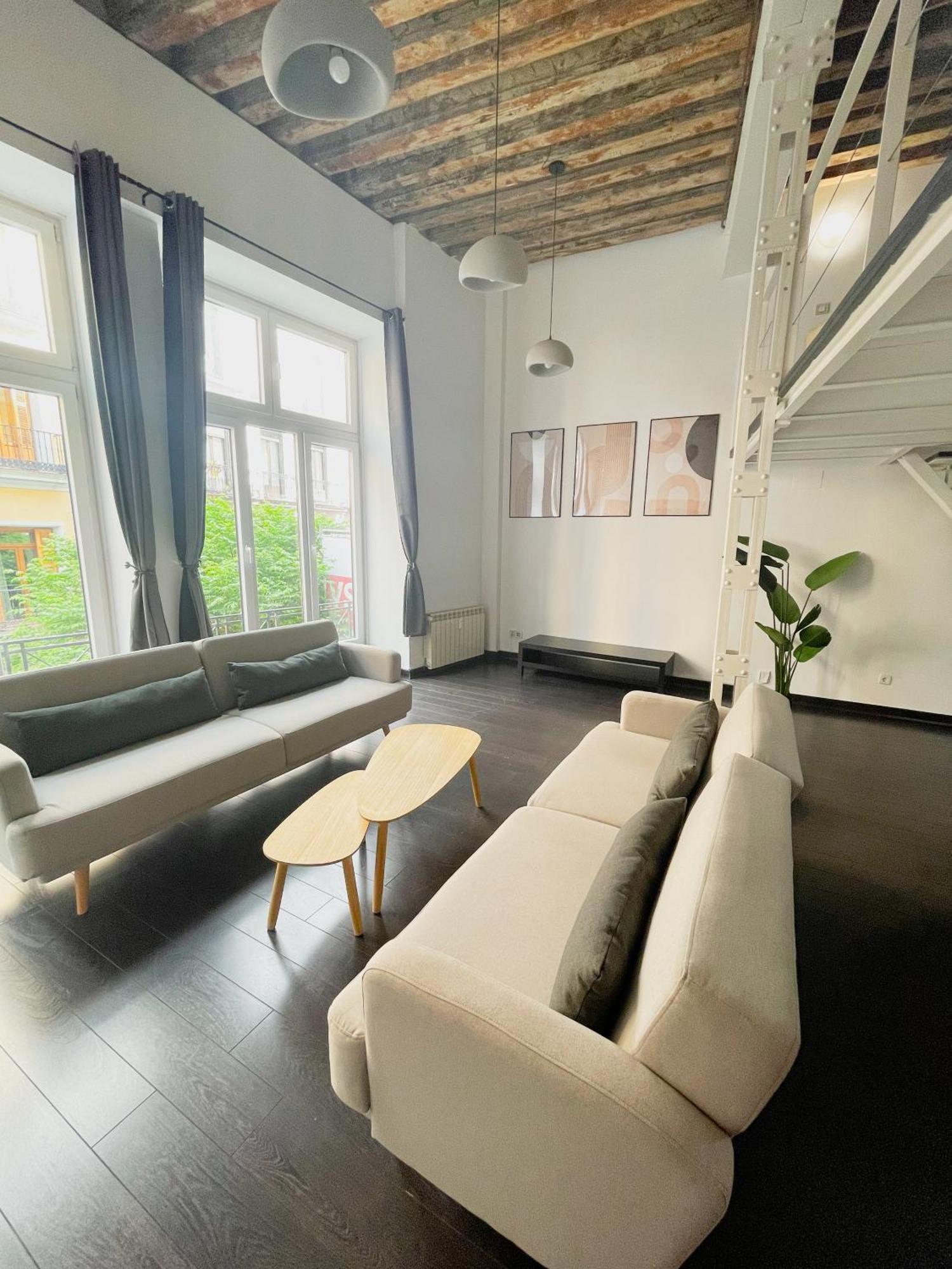 마드리드 Carretas Duplex Exterior Derecha 아파트 외부 사진